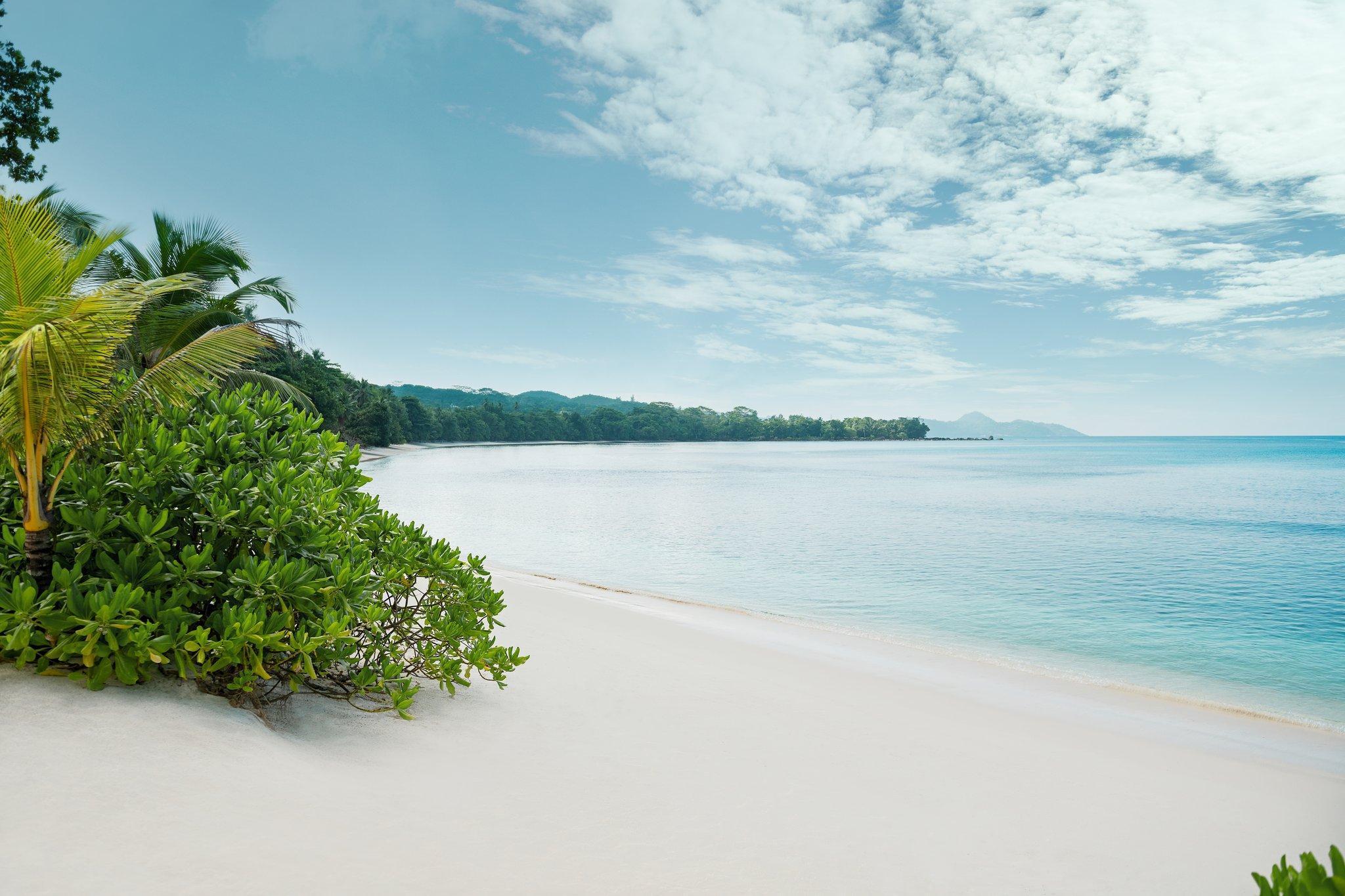 Avani Barbarons Seychelles Resort Grand Anse  Bagian luar foto