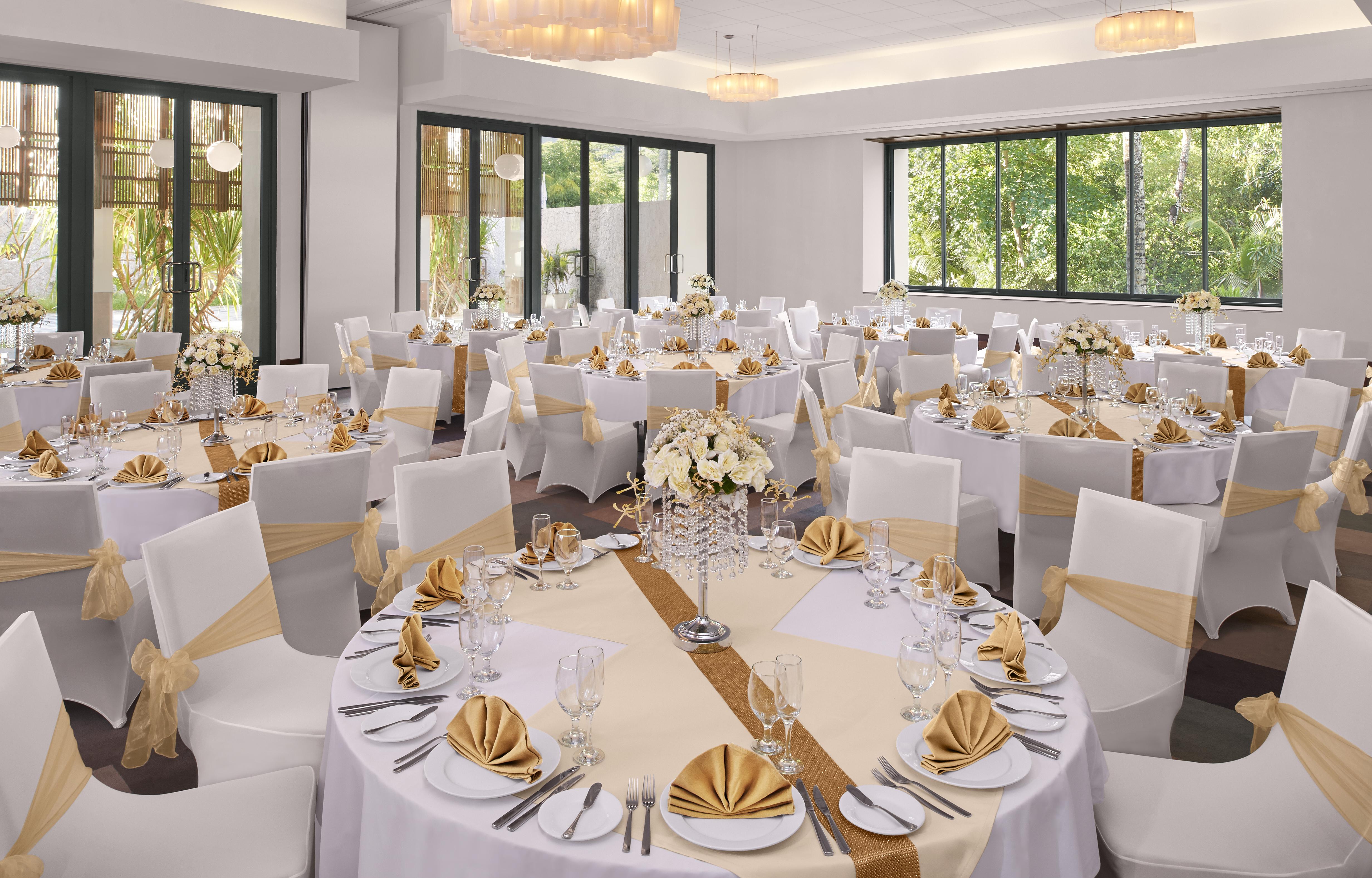 Avani Barbarons Seychelles Resort Grand Anse  Bagian luar foto
