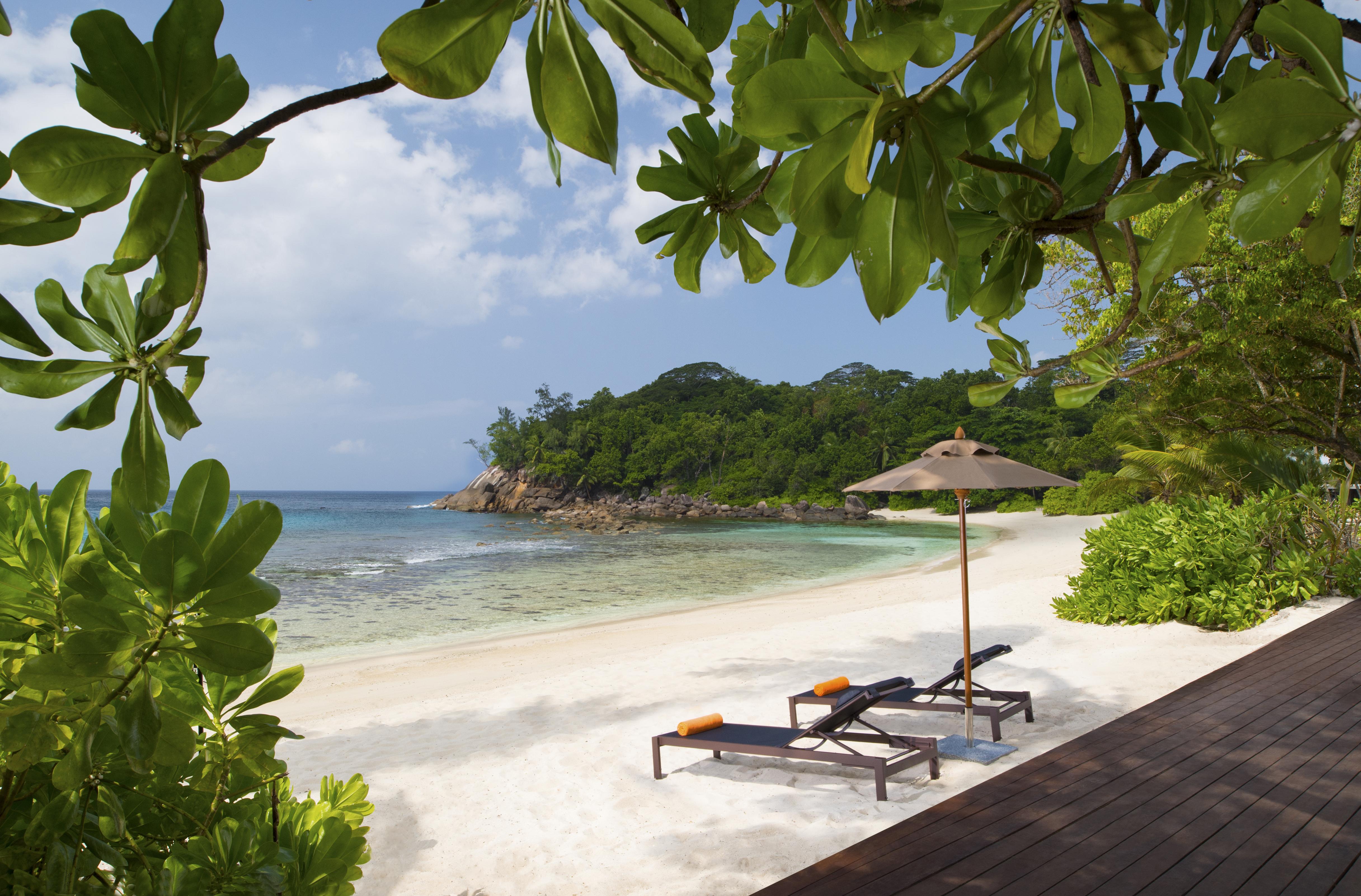 Avani Barbarons Seychelles Resort Grand Anse  Bagian luar foto