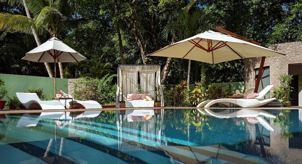 Avani Barbarons Seychelles Resort Grand Anse  Bagian luar foto