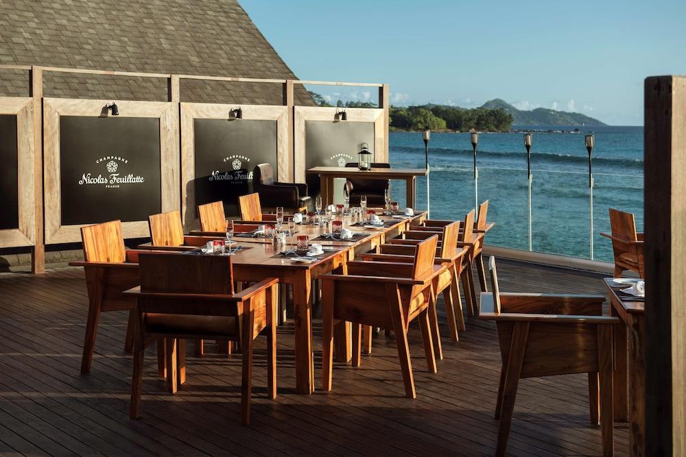 Avani Barbarons Seychelles Resort Grand Anse  Bagian luar foto