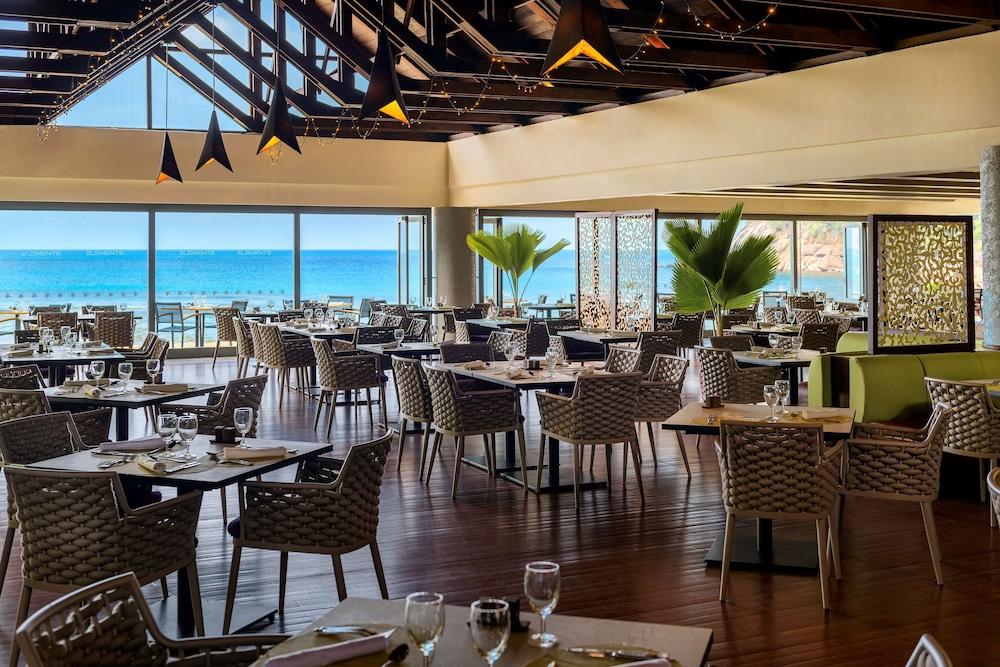 Avani Barbarons Seychelles Resort Grand Anse  Bagian luar foto