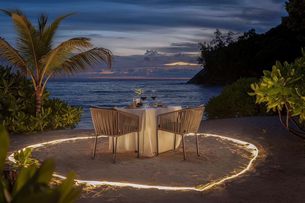 Avani Barbarons Seychelles Resort Grand Anse  Bagian luar foto