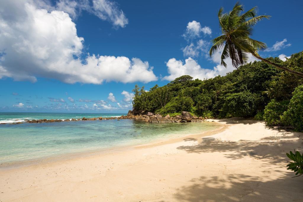 Avani Barbarons Seychelles Resort Grand Anse  Bagian luar foto