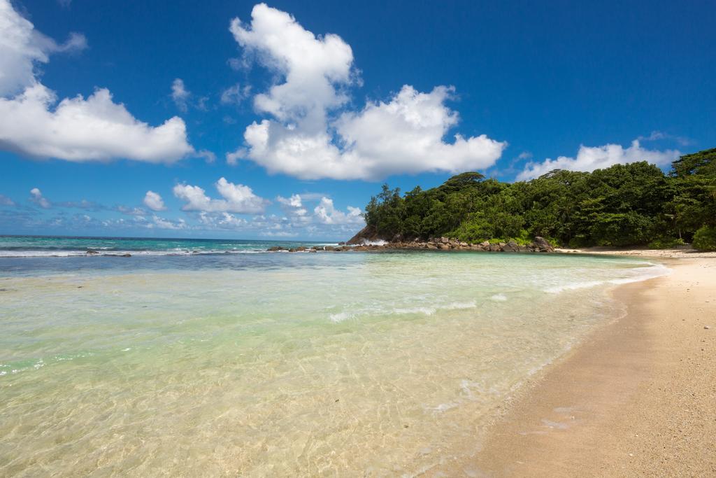 Avani Barbarons Seychelles Resort Grand Anse  Bagian luar foto